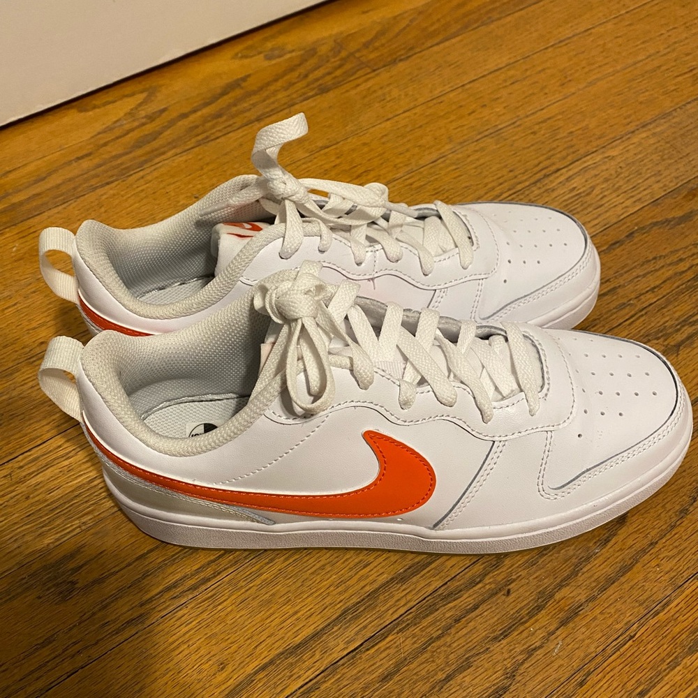 Nike Kids' Grade School Court Borough Low 2 Shoes